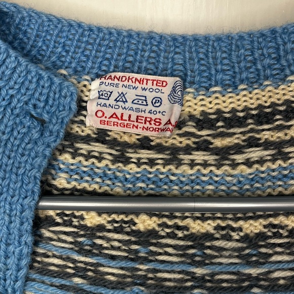 Vintage Handknit Norwegian Sweater - Picture 7 of 9